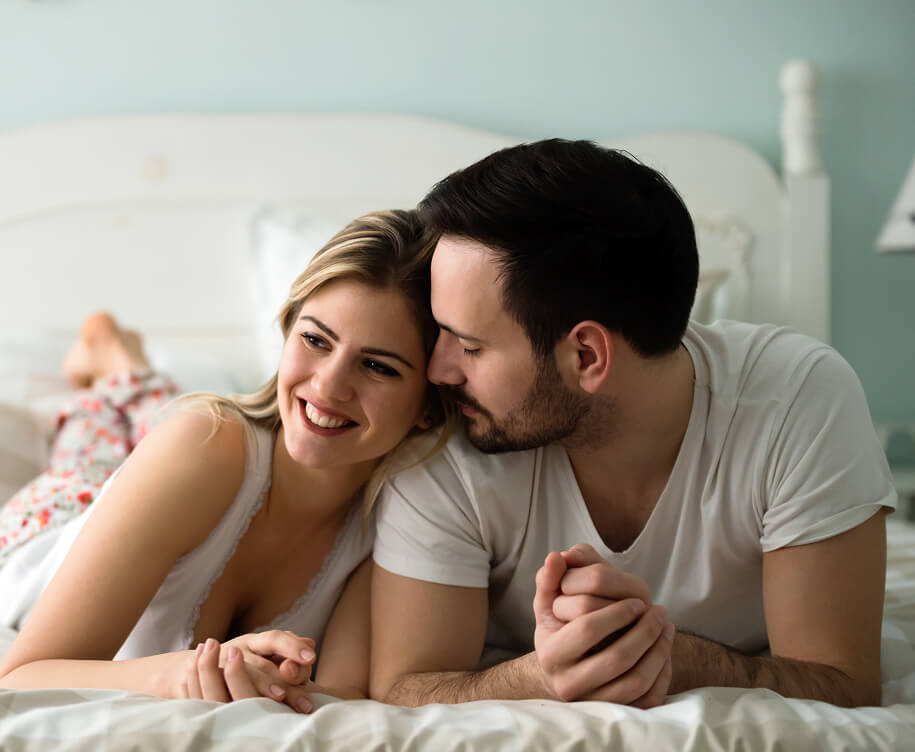 couple-in-bed